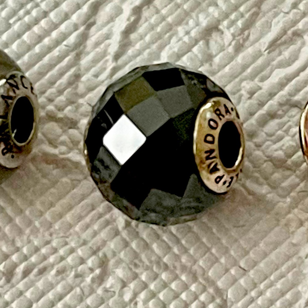Pandora essence